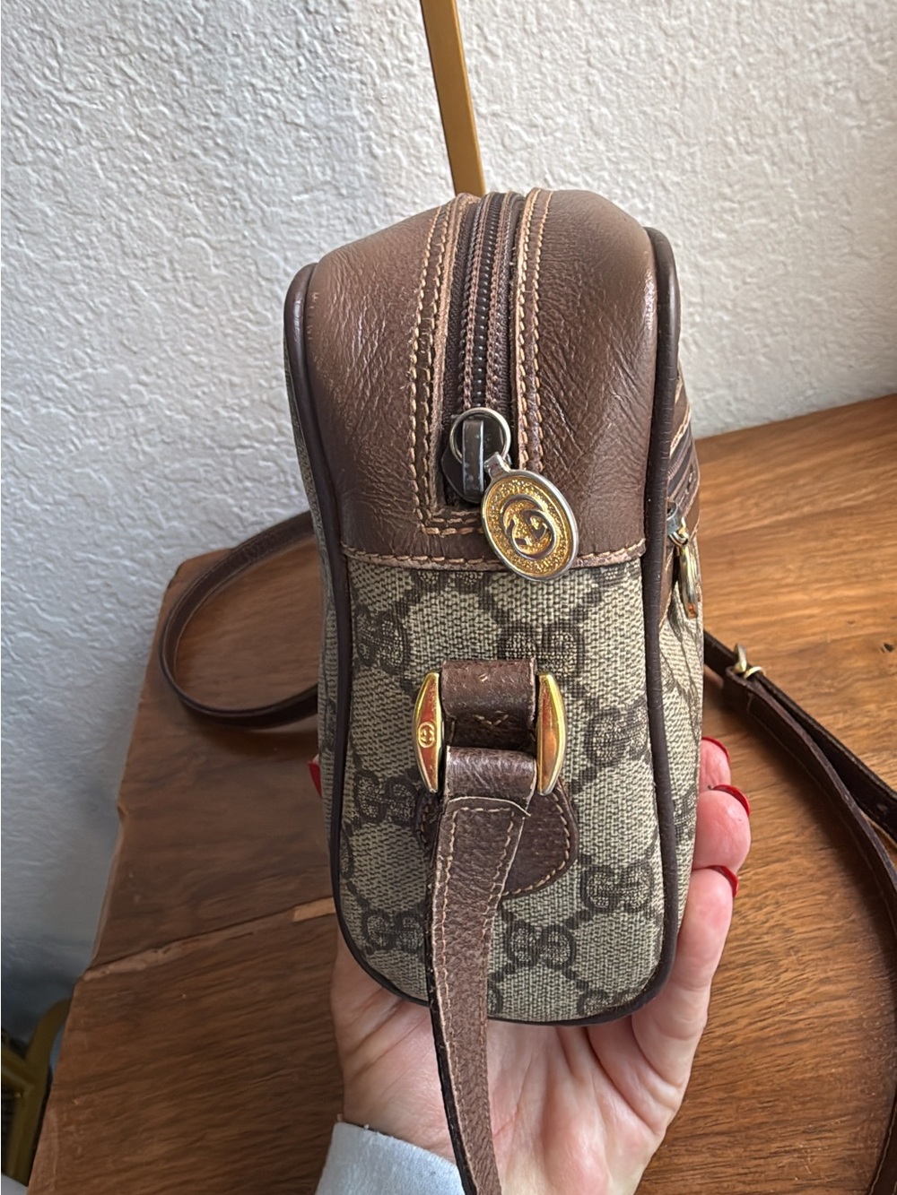 Vintage GUCCI 1980’s Accessory Collection GG Supreme Web Camera Bag. - Picture 6 of 16